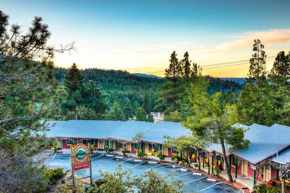 Pet Friendly Idyllwild Bunkhouse