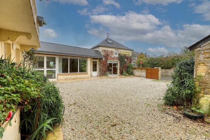Pet Friendly House Near the Beach with Garden at Commes