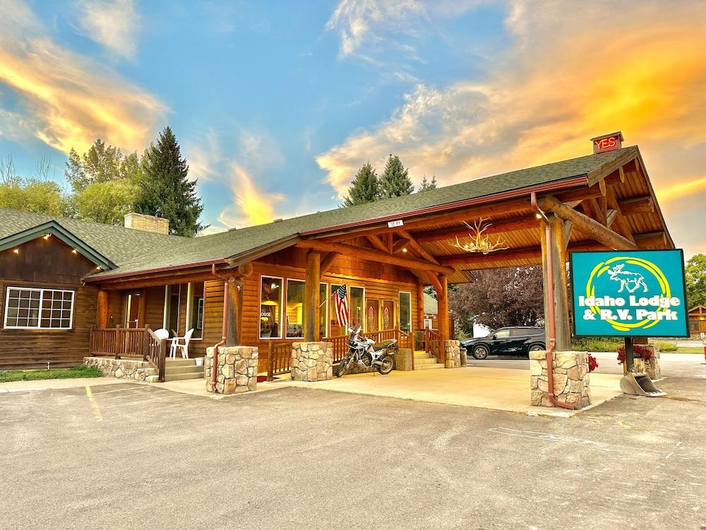 Pet Friendly Idaho Lodge and RV Park