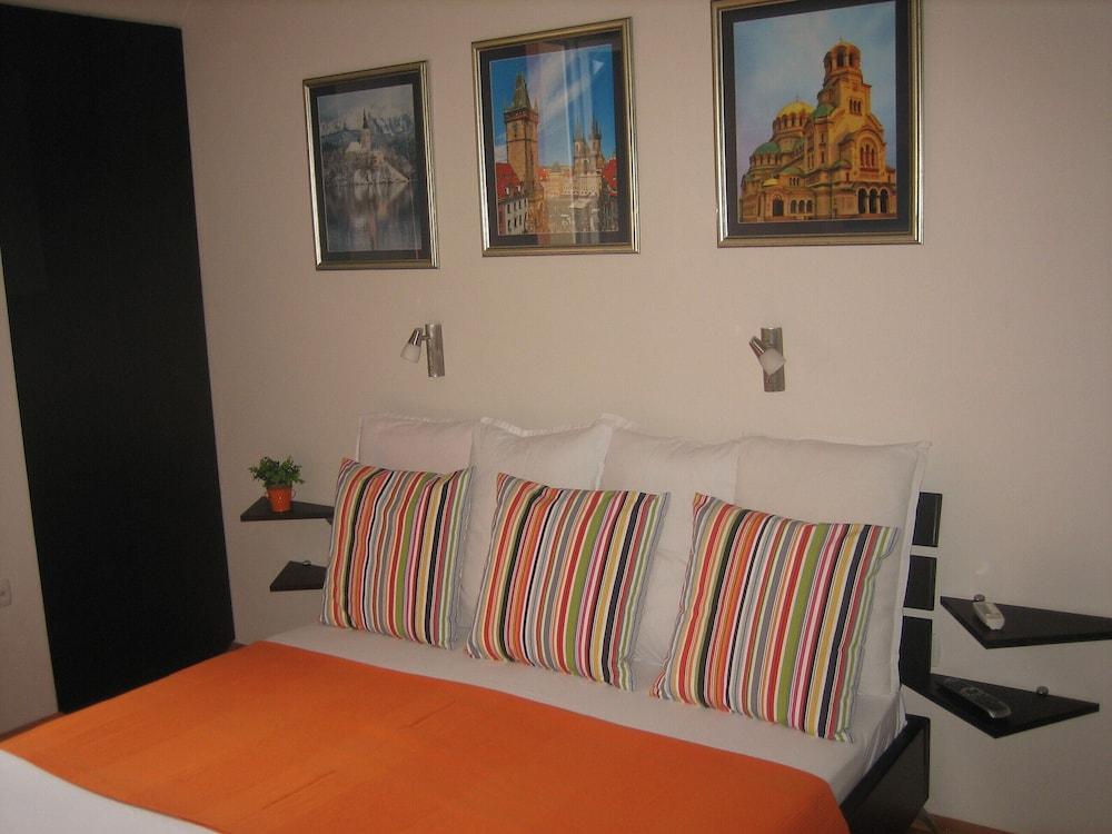 Pet Friendly Central Sofia City Rooms Near Central Subway Station