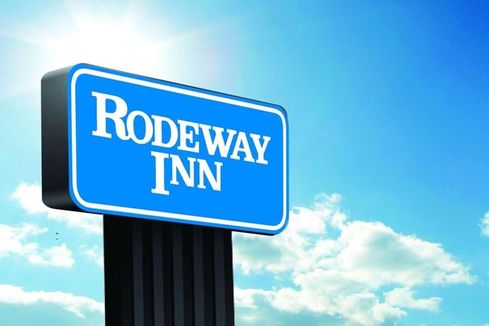 Pet Friendly Rodeway Inn Commerce - Los Angeles