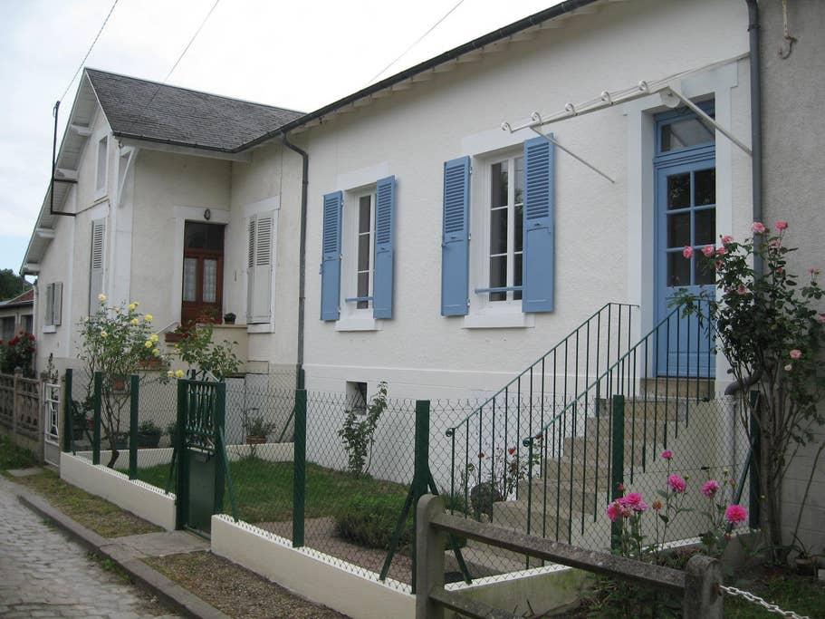 Pet Friendly Bourges Airbnb Rentals