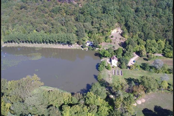 Pet Friendly 2BR Cottage on the Edge of a Fishing Pond