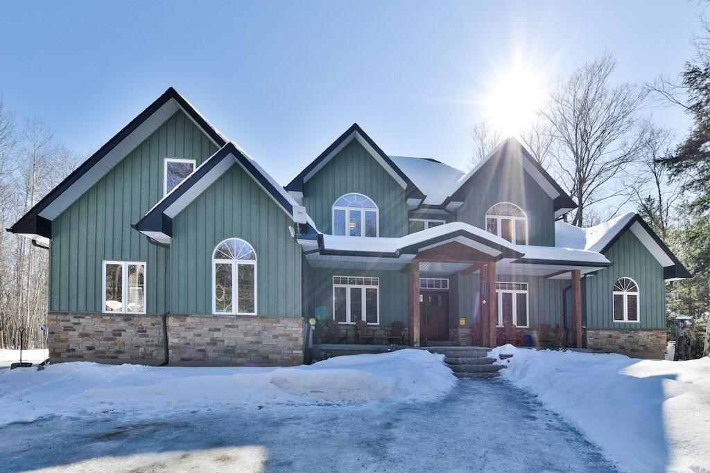 Spacious Beachfront Kawarthas Family Cottage Pet Policy