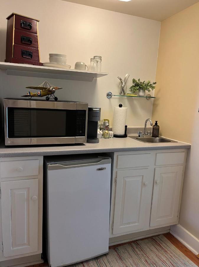 Pet Friendly The Inn on Shore Road
