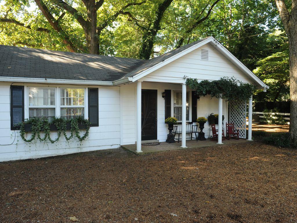 Captains Quarters for Couples Pet Policy