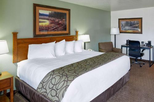 Pet Friendly The Ridgeline Hotel at Yellowstone Ascend Hotel Collection