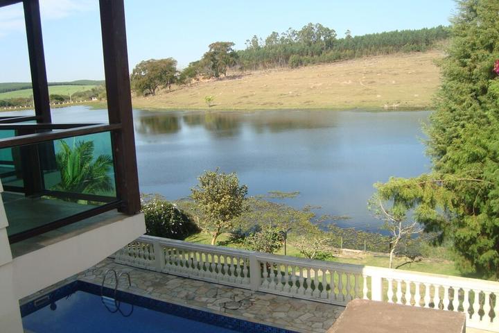 Pet Friendly Beautiful House Overlooking the Lake