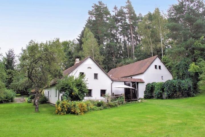 Pet Friendly Country House With 5 Bedrooms