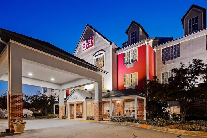 Pet Friendly Best Western Plus Lake Lanier Gainesville Hotel & Suites
