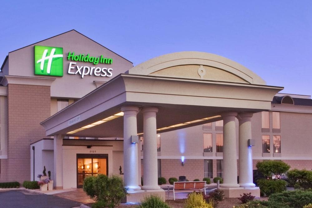 Pet Friendly Holiday Inn Express Danville an IHG Hotel