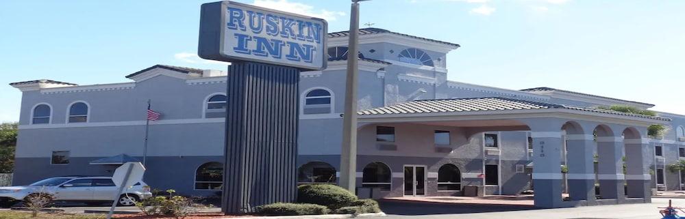 Pet Friendly Ruskin Inn Hotel