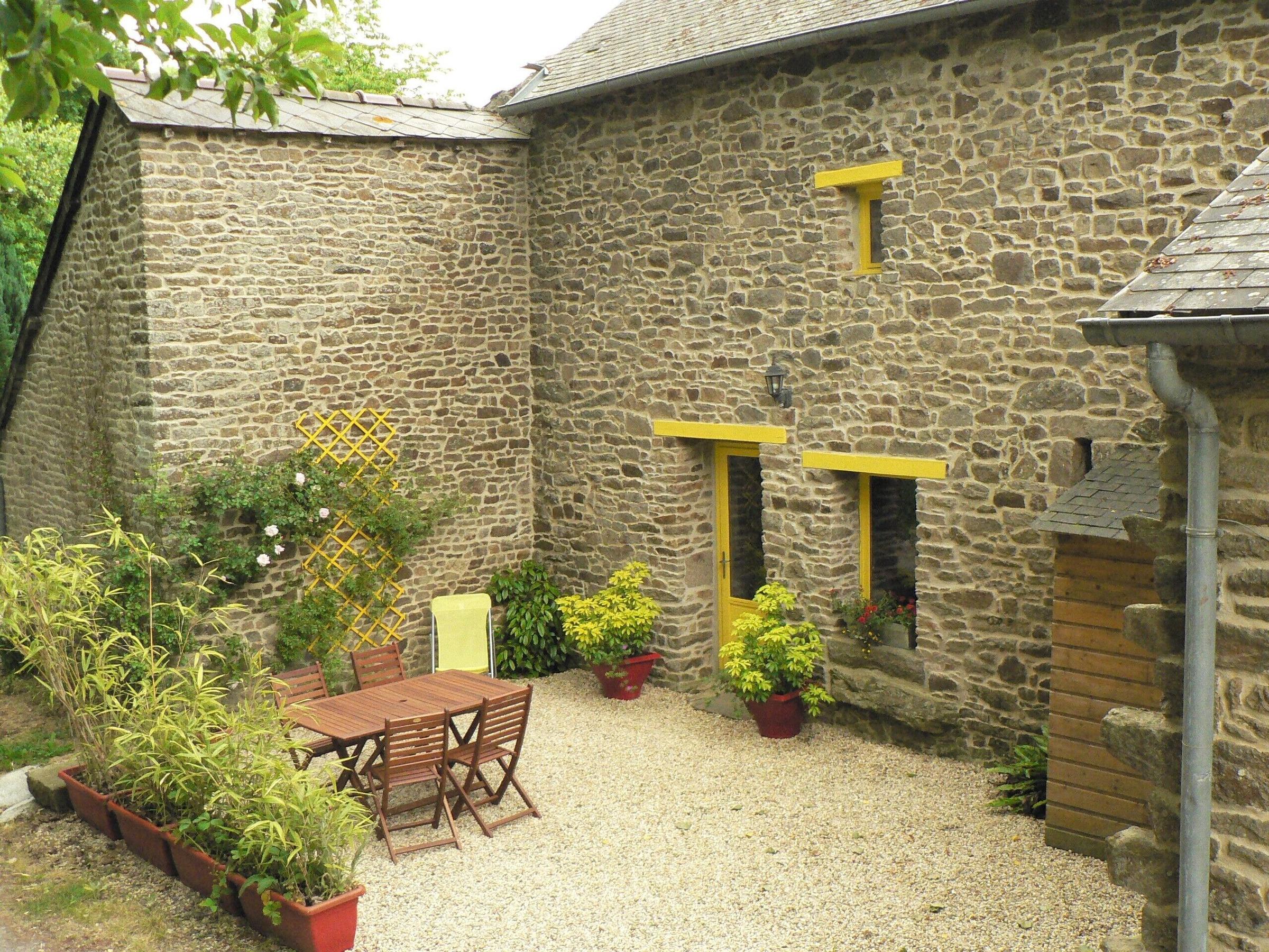 Pet Friendly Character Cottage Close to Tourist Sites