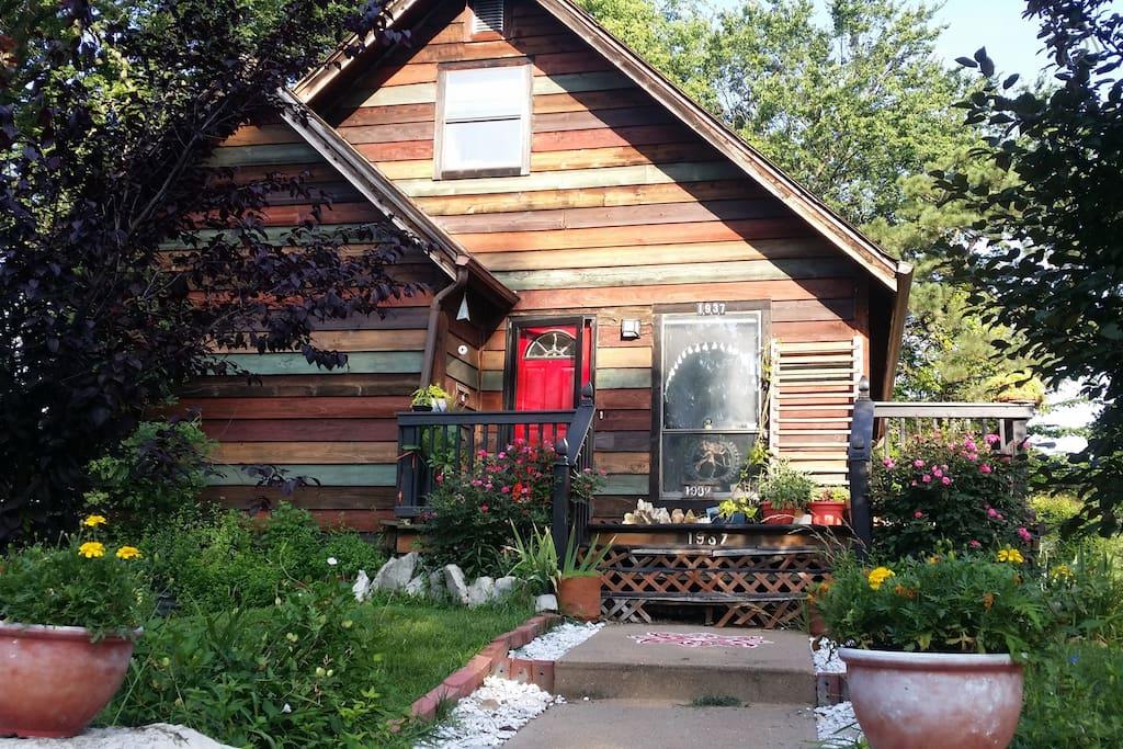 Pet Friendly Weldon Spring Airbnb Rentals