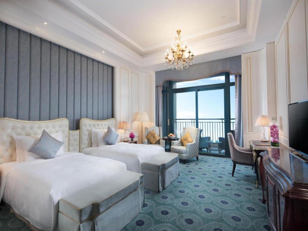 Pet Friendly Evergrande Hotel Nanjing