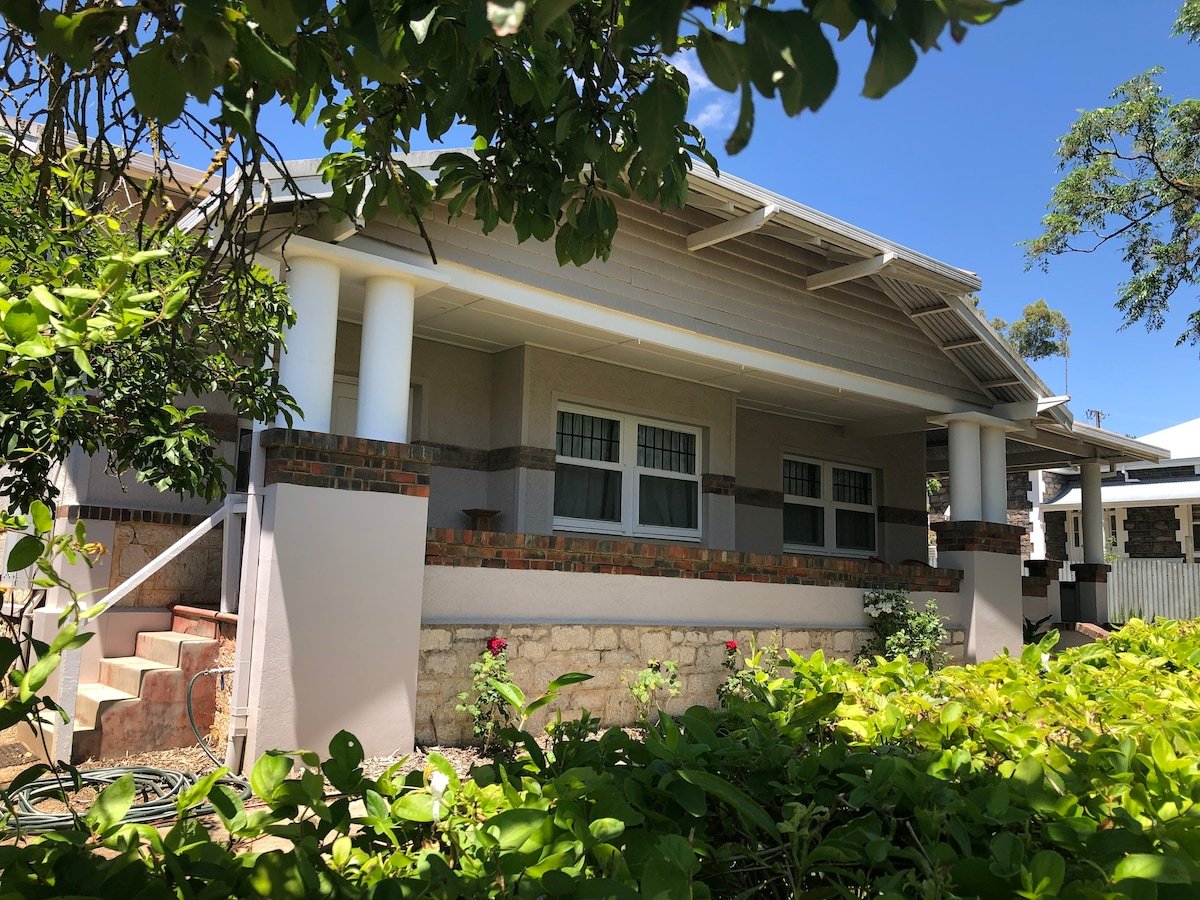 Picture of a pet-friendly airbnb in Penrice, AU.
