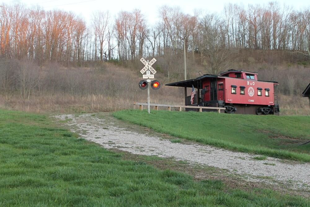 Pet Friendly 1926 B&O Caboose Located in Hocking Hills