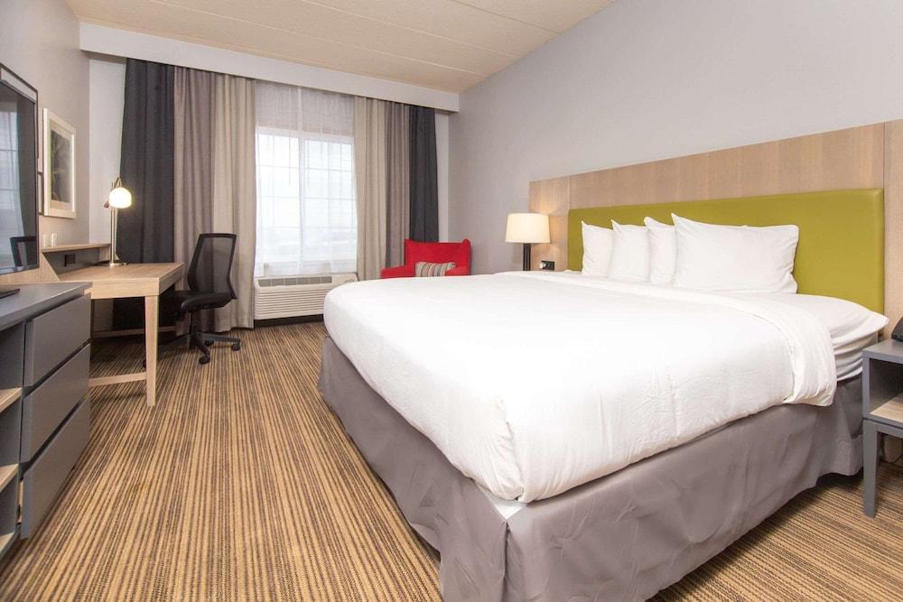 Country Inn & Suites by Radisson Rapid City SD Pet Policy