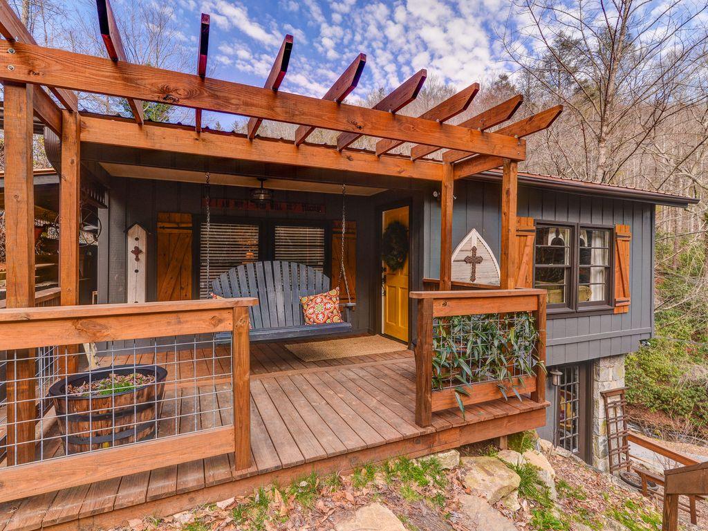 Pet Friendly Hotels In Bat Cave Nc Bringfido