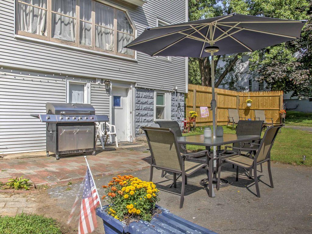 Pet Friendly Hotels In Agawam Ma Bringfido