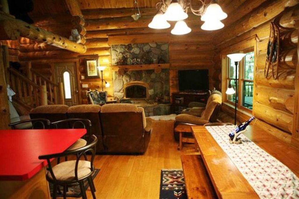 VRBO Mackinac Island Pet Policy vrbo-mackinac-island-pet-policy