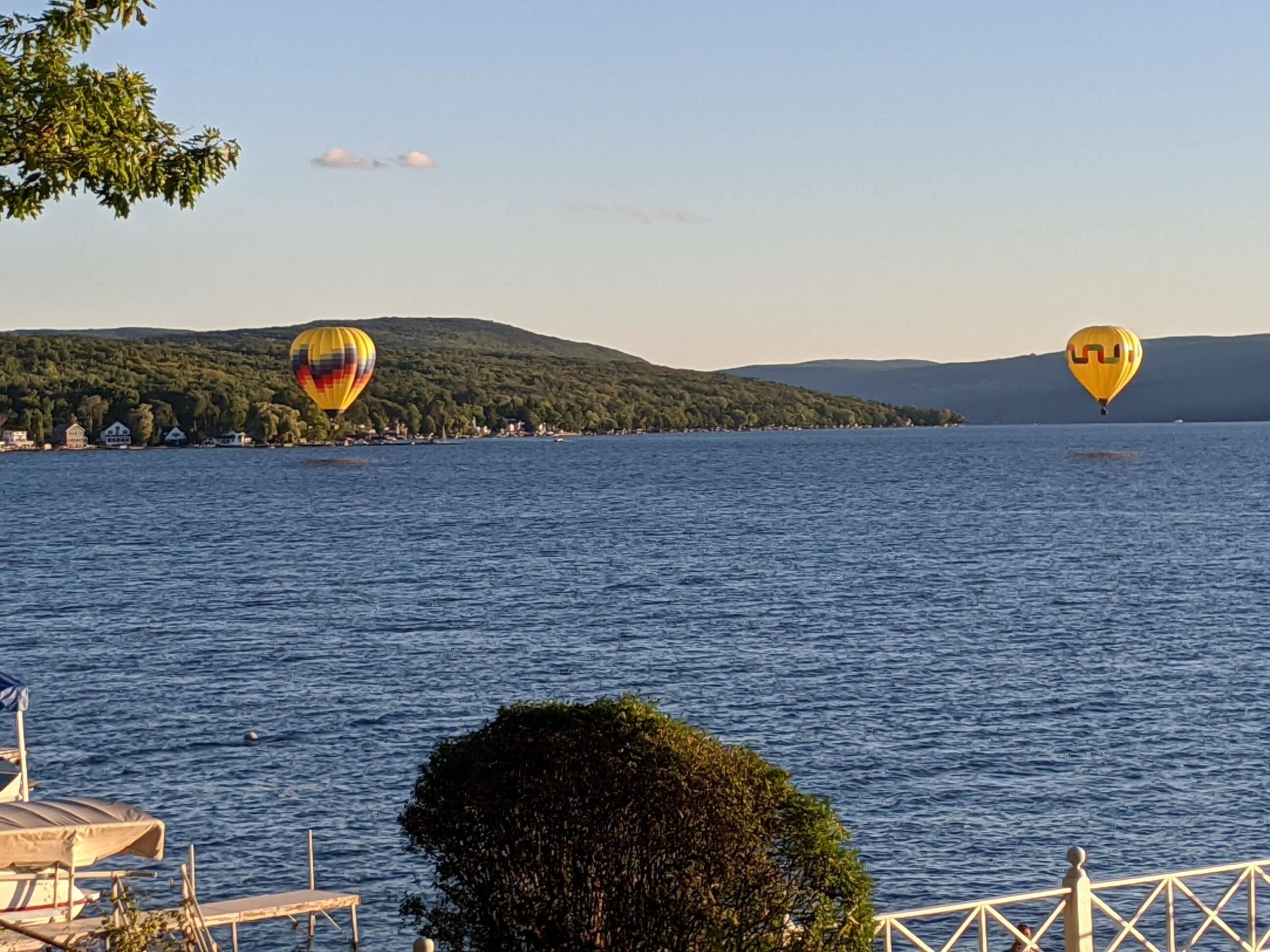 Pet Friendly Amazing Lakefront Cottage