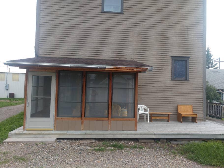 Pet Friendly Vacation Rentals In White Sulphur Springs Mt Bringfido