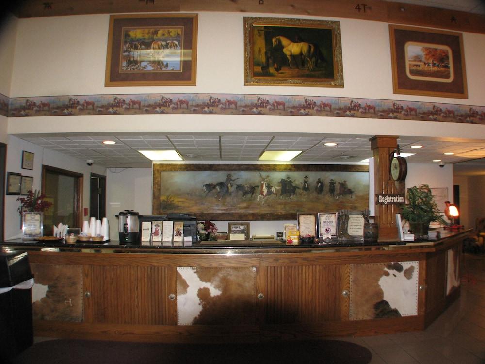 Dodge House Hotel & Convention Center Pet Policy