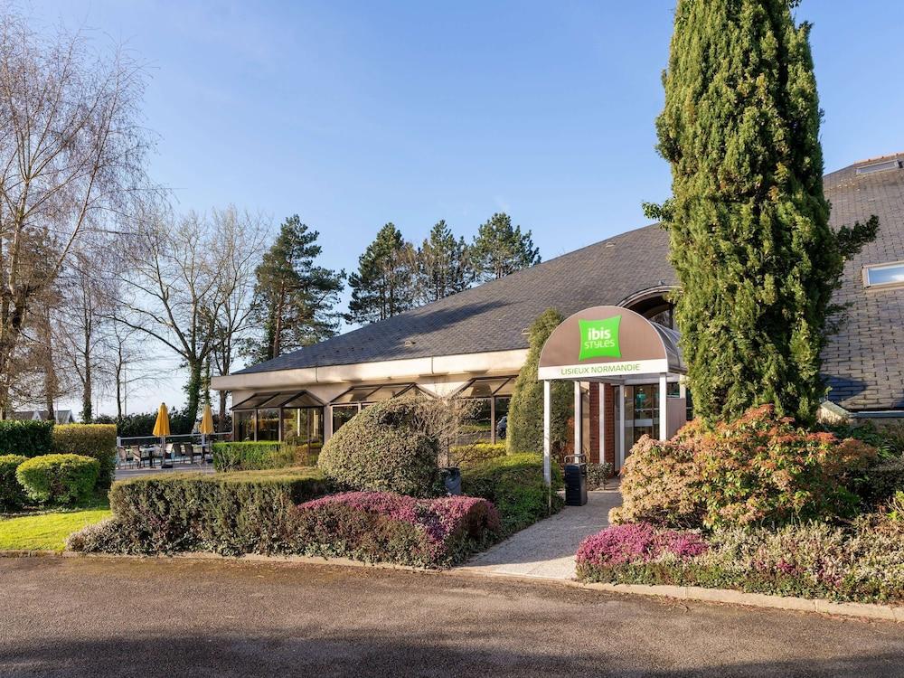 Pet Friendly Ibis Styles Lisieux Normandie (Ex Mercure)