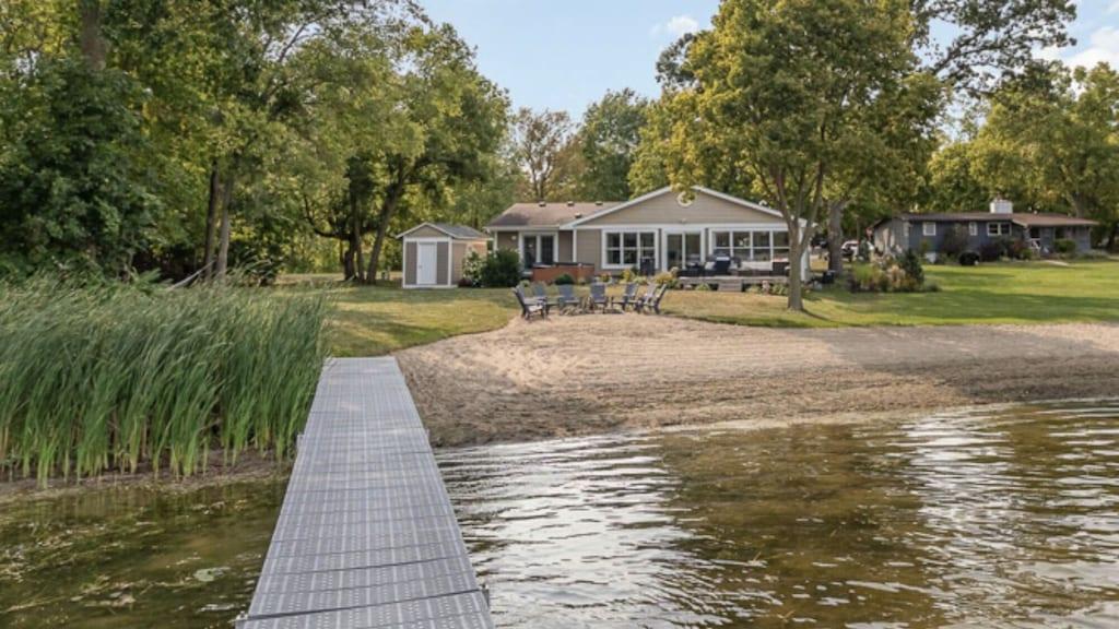 Modern Luxury Lake Home Pet Policy