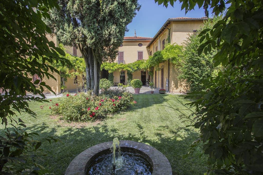 Pet Friendly Garbagnate Monastero Airbnb Rentals