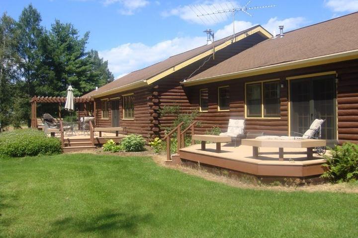 Pet Friendly 4/3 Cabin with Fire Pit