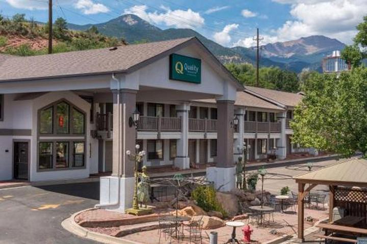 Pet Friendly Quality Inn & Suites Manitou Springs at Pikes Peak
