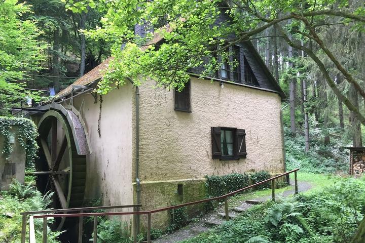 Pet Friendly Old Farm Mill with Water Wheel