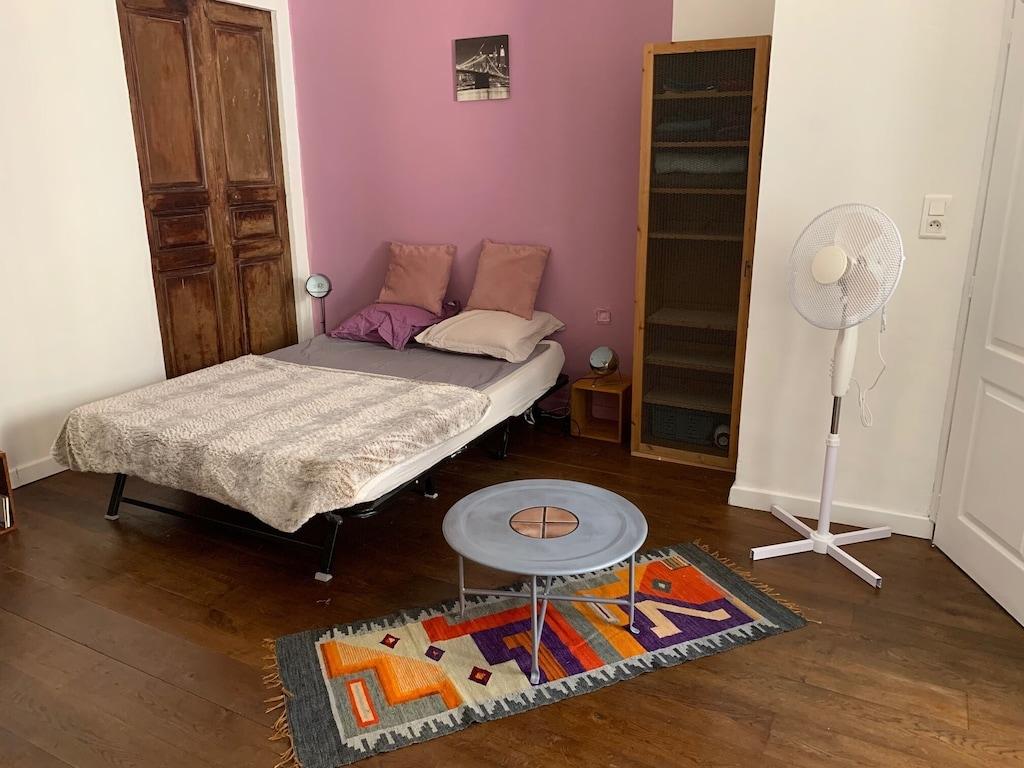 Pet Friendly Comfortable Furnished Studio Rental in City Center