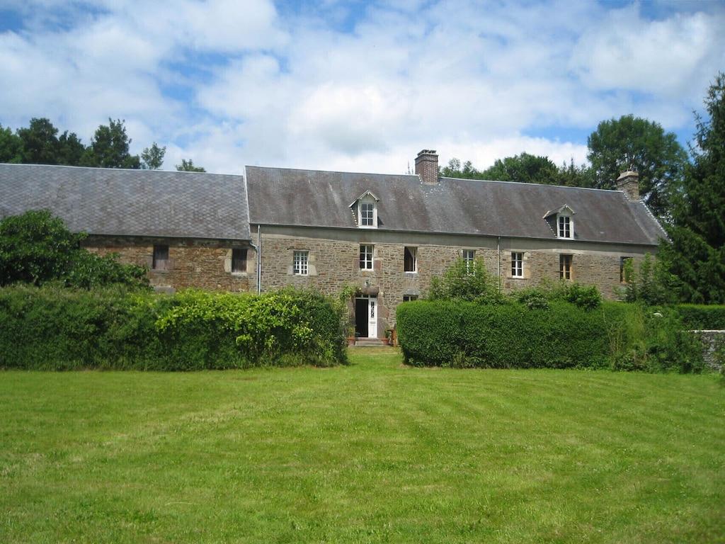 Pet Friendly Beautiful 200 Year Old Country House 