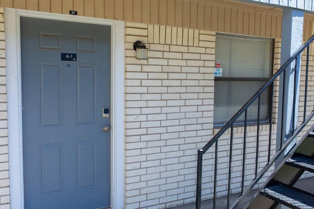Pet Friendly 2BR Apartment in Lawton Close to Fort Sill