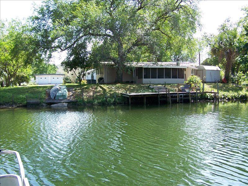 Weeki Wachee Waterfront Vacation Rental Pet Policy