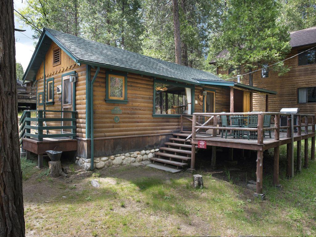 Pet Friendly Hotels in Yosemite National Park, CA - BringFido