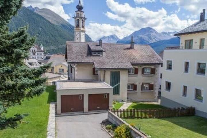 Pet Friendly 1BR Holiday Apartment in Samedan