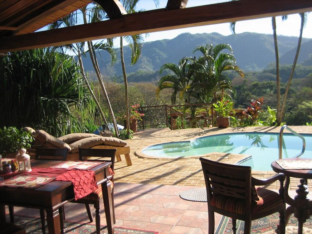 Pet Friendly Costa Rican Holiday Home on 20 Acres