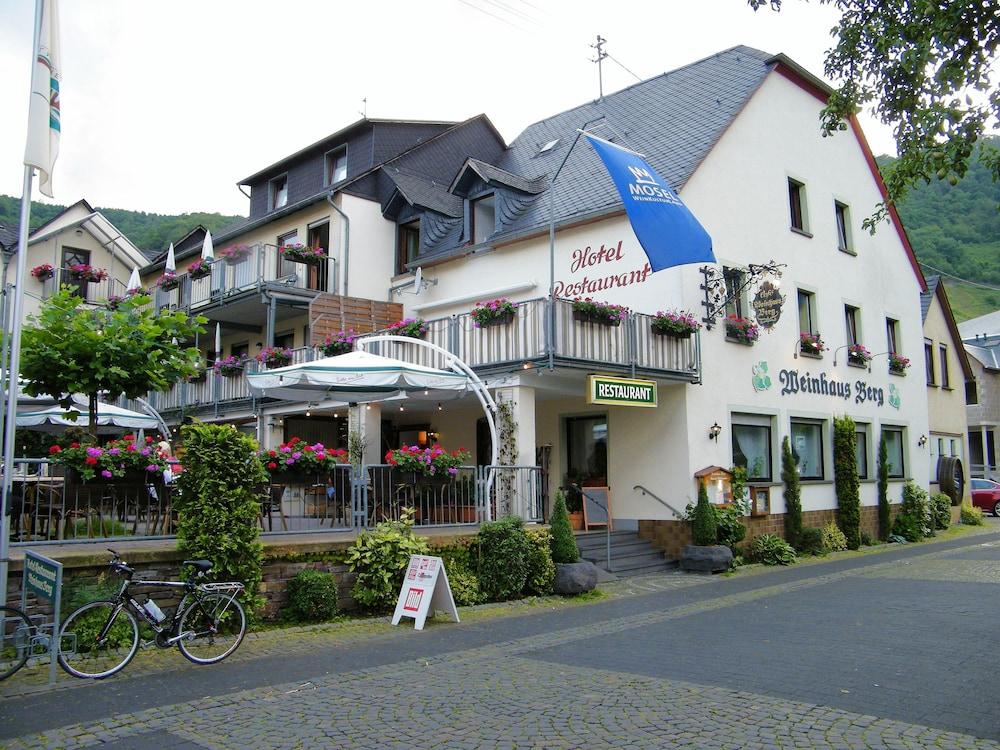 Pet Friendly Hotel Weinhaus Berg