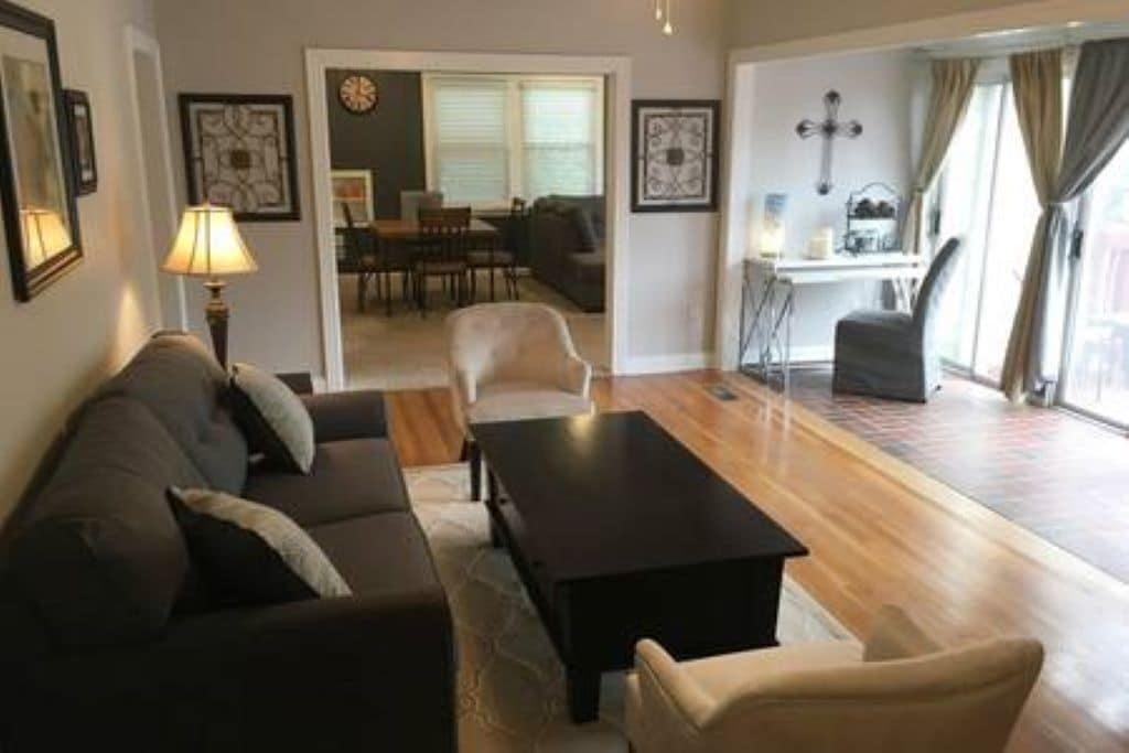 Great House in Tarrytown on a Quiet Street Pet Policy