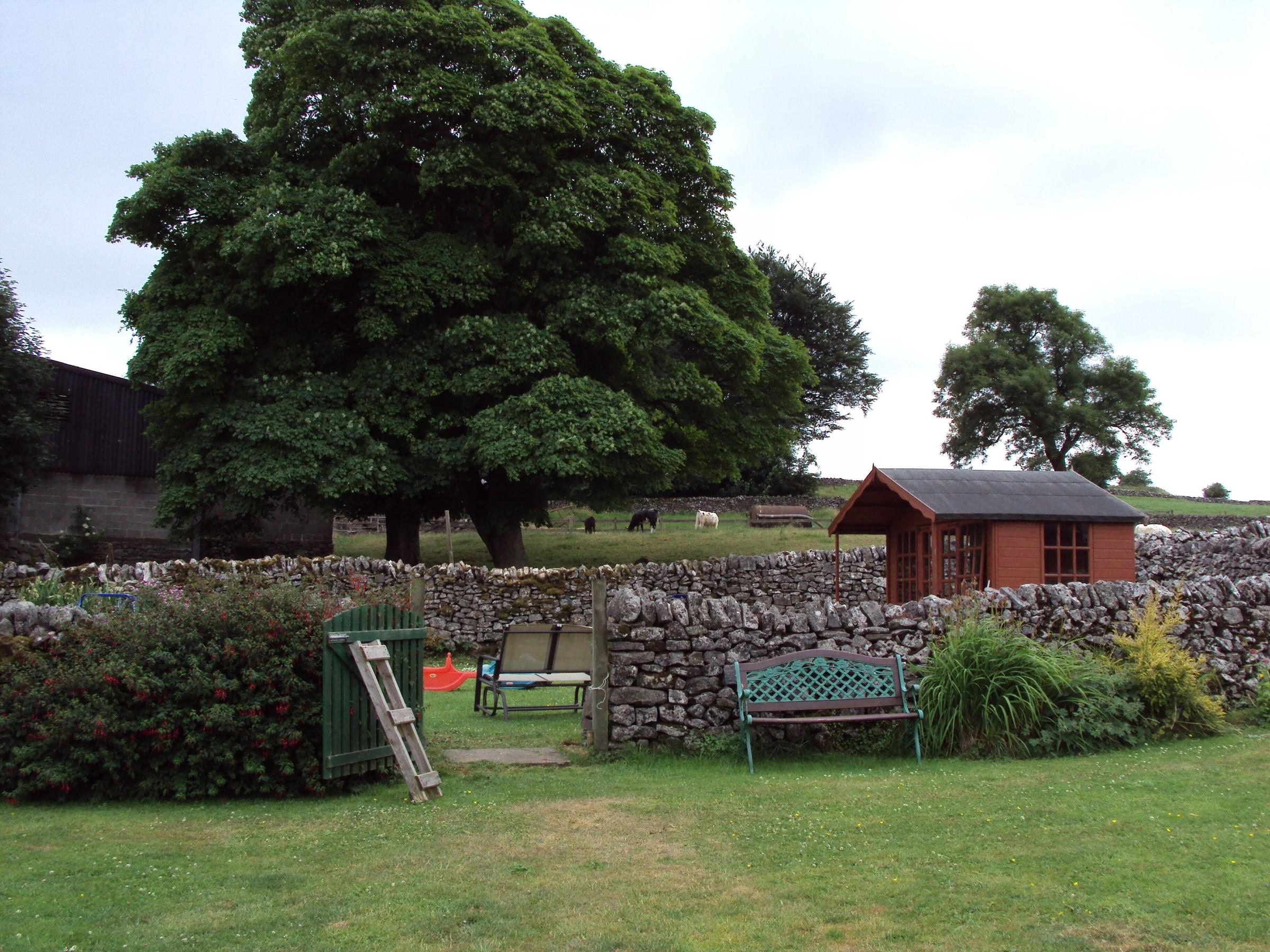 Pet Friendly Lovely Limestone Cottage