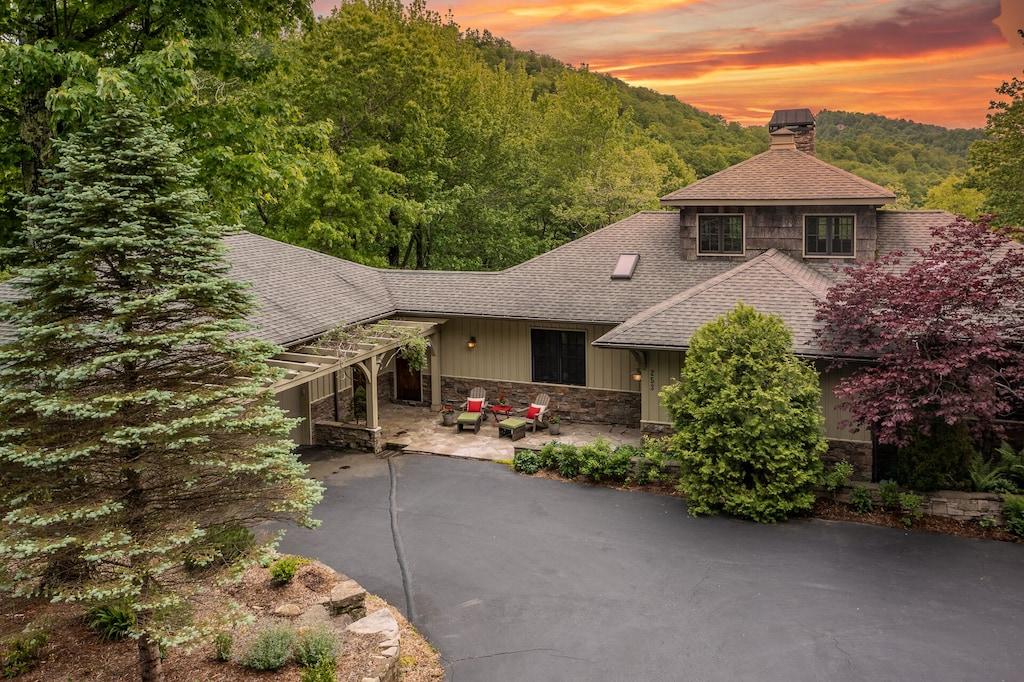 Boone Private 5BR Mountain Home Hiking Trail Pet Policy
