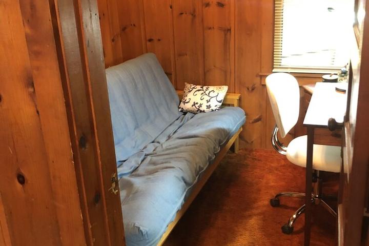 Pet Friendly Cozy Cabin in Smallwood