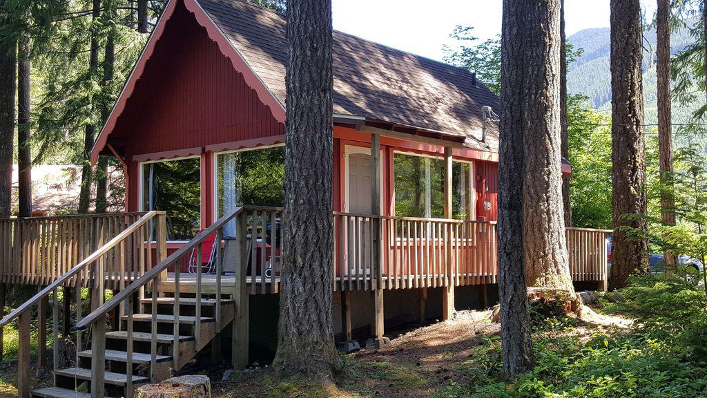 dog friendly cottages ashford in the water