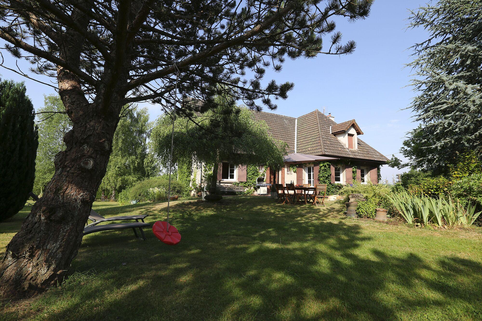 Pet Friendly Space & Nature in Burgundy
