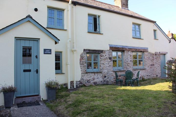 Pet Friendly Leigh Cottage