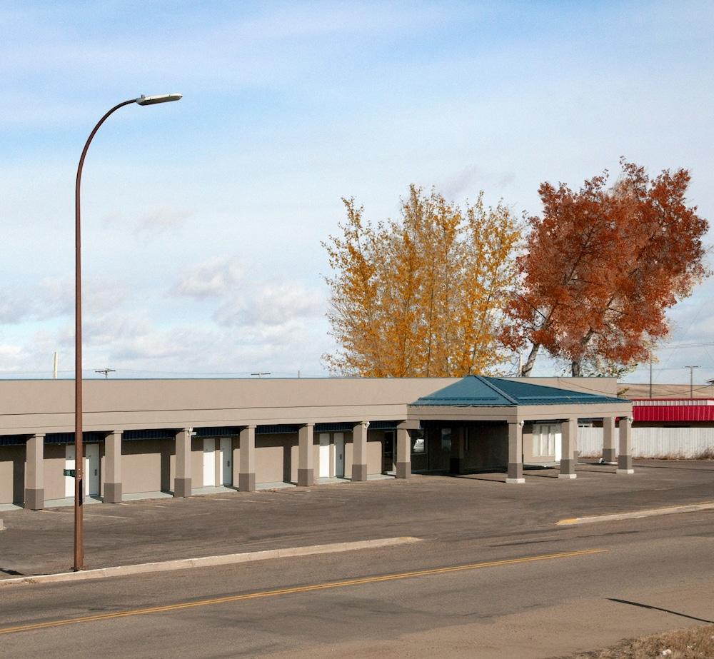 Pet Friendly SkyView Swift Current